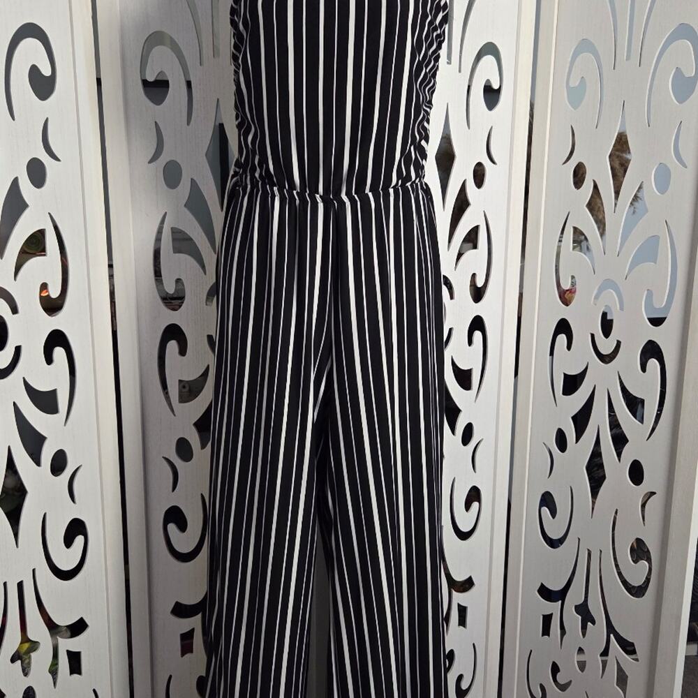 Discreet Strapless Wide Leg Jumpsuit Womens M Black White Striped Belted NWT